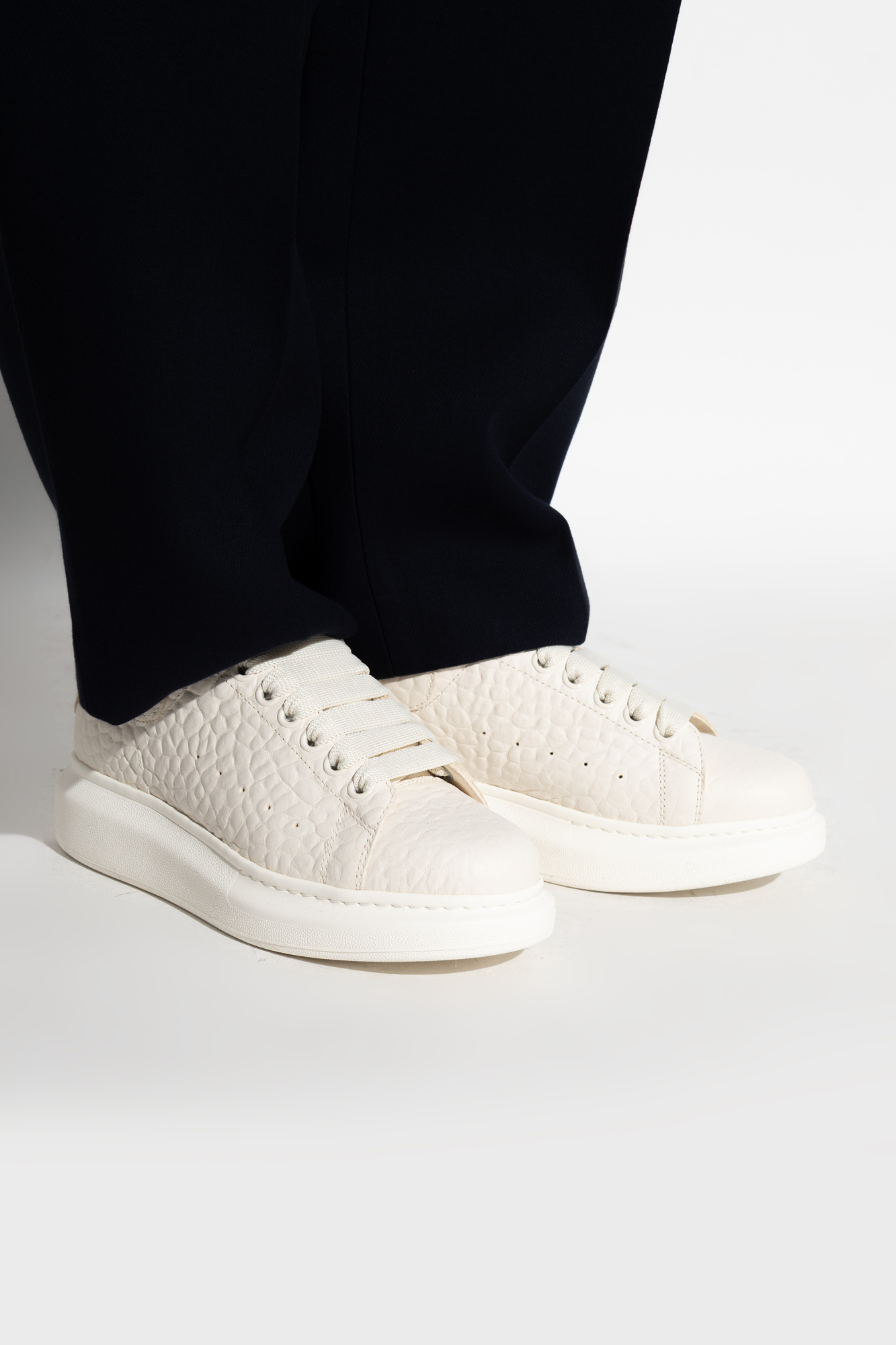 Cream Sports shoes with logo Alexander McQueen - Vitkac GB